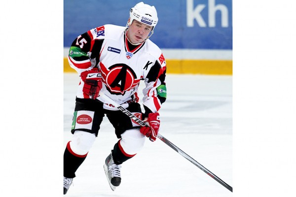 10 лет назад в Екатеринбурге чуть не убили вратаря «Салавата Юлаева» 10 лет назад в Екатеринбурге чуть не убили вратаря «Салавата Юлаева»