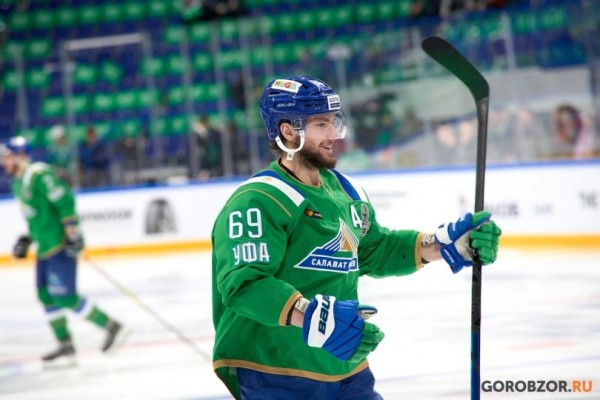 Александр Бурмистров &ndash; о переходе в &laquo;Ак Барс&raquo;, игре Умарка в плей-офф и истории с &laquo;неправильными зелеными&raquo; 