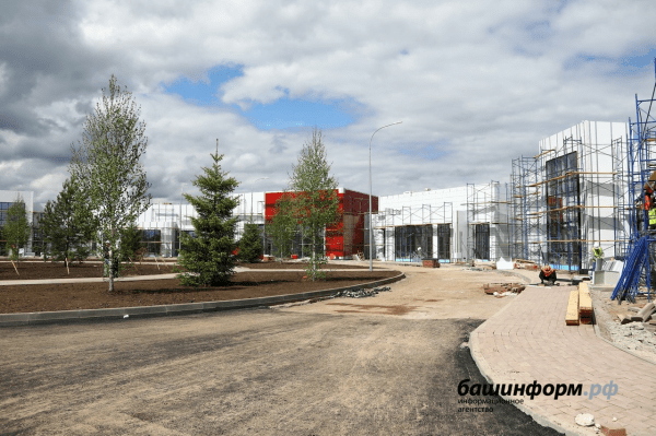 Андрей Назаров проинспектировал строительство инфекционной больницы в Уфимском районе