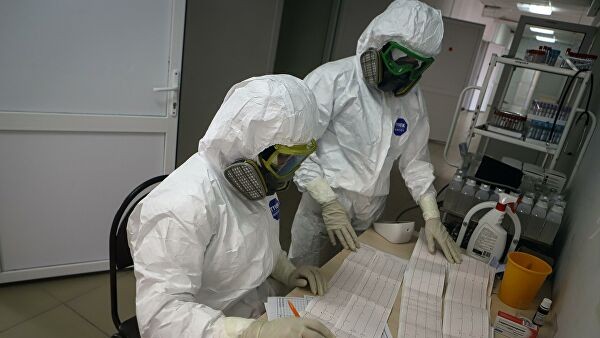 Частные клиники получат субсидии на выплаты медикам, борющимся с COVID-19