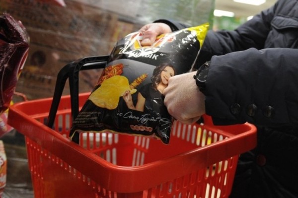 МЧС: чипсы и орешки могут передавать коронавирус 