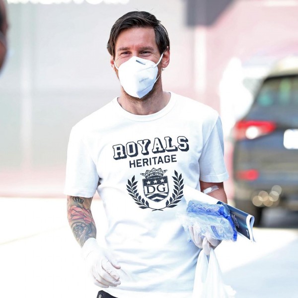 Мюллер пинает тренера, а болельщики сидят на деревьях. Как Бундеслига вернула миру футбол
 