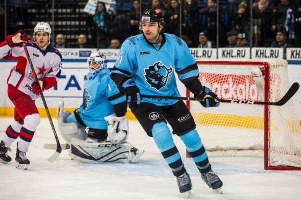 Олег Евенко подписал контракт с «Трактором»
Олег Евенко подписал контракт с «Трактором»