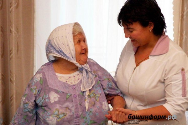 В Башкирии работники соцучреждений за работу во время пандемии получат по две доплаты В Башкирии работники соцучреждений за работу во время пандемии получат по две доплаты