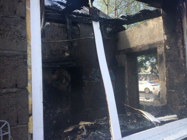 В Уфе 25-летний парень вытащил из горящего здания маленькую девочку (ВИДЕО) 