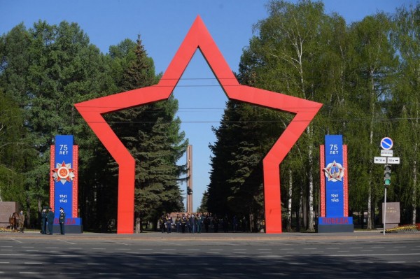 В Уфе состоялась церемония возложения цветов к Вечному огню