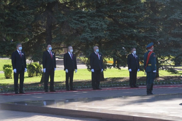 В Уфе состоялась церемония возложения цветов к Вечному огню