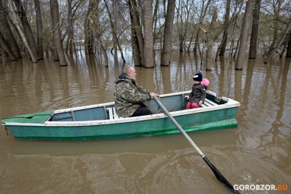 Жители Уфы остались без дороги из-за половодья 