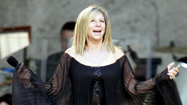 Барбра Стрейзанд подарила акции Disney дочери погибшего Джорджа Флойда