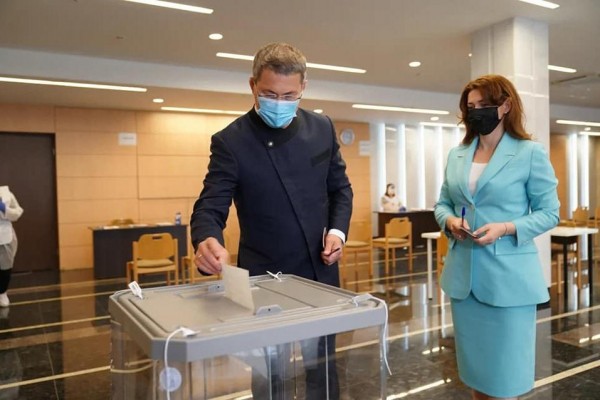 Глава Башкирии принял участие в голосовании по поправкам в Конституцию РФ Глава Башкирии принял участие в голосовании по поправкам в Конституцию РФ