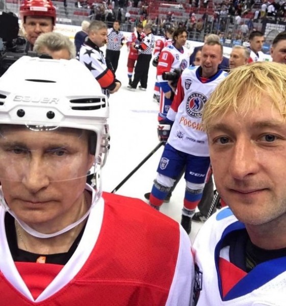 «Надеюсь, не зассышь?». Плющенко предложил Навальному «разговор по-мужски» 