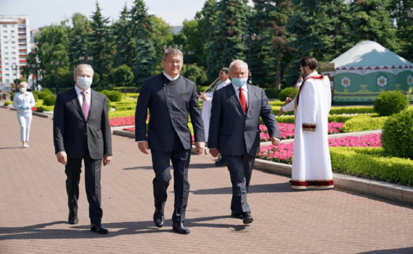 Радий Хабиров принял участие в праздновании Дня России Радий Хабиров принял участие в праздновании Дня России