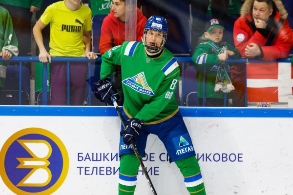 Шакир Мухамадуллин: «Семенову не могу сказать привет из-за разницы в 21 год. В одной паре выходим на лед, но он мне в отцы годится» 