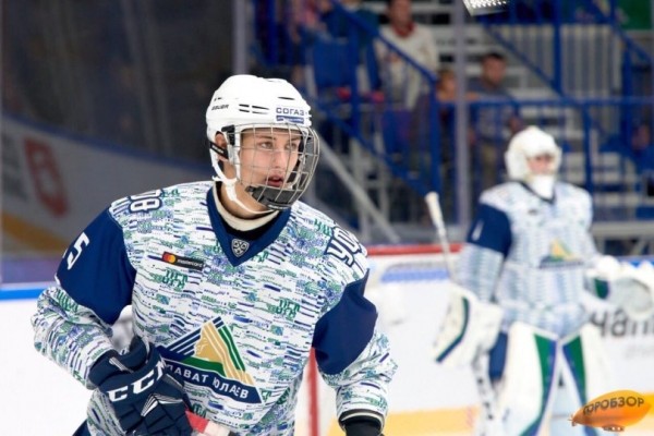 Шакир Мухамадуллин: «Семенову не могу сказать привет из-за разницы в 21 год. В одной паре выходим на лед, но он мне в отцы годится» 