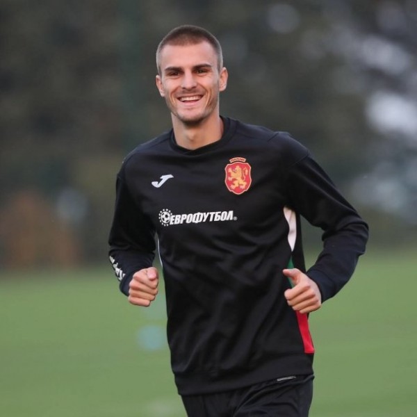 «Уфа» собирается подписать защитника сборной Болгарии «Уфа» собирается подписать защитника сборной Болгарии