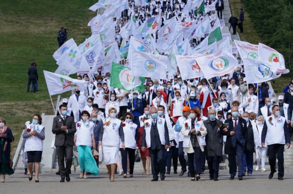 В Башкирии впервые прошел парад медицинских работников