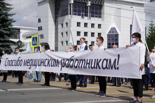 В Башкирии впервые прошел парад медицинских работников