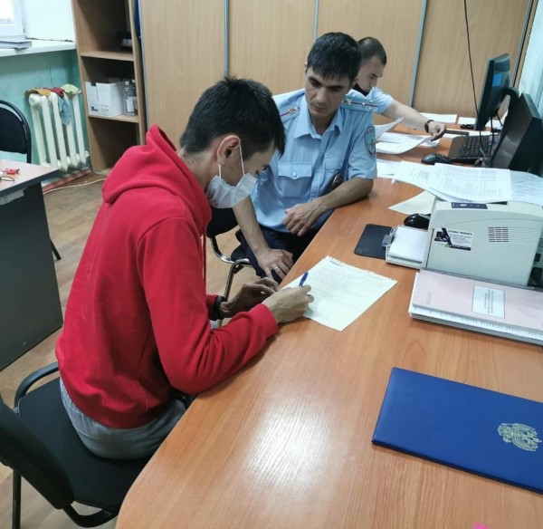 В Уфе наказан водитель, перевозивший высунувшихся из окон товарищей &nbsp; 