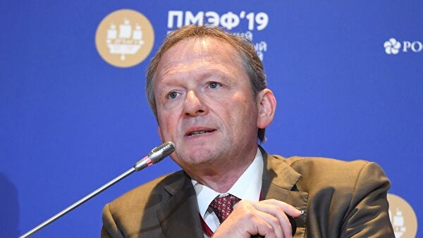 Титов попросил Голикову разобраться с долгами медучреждений и фондов Титов попросил Голикову разобраться с долгами медучреждений и фондов