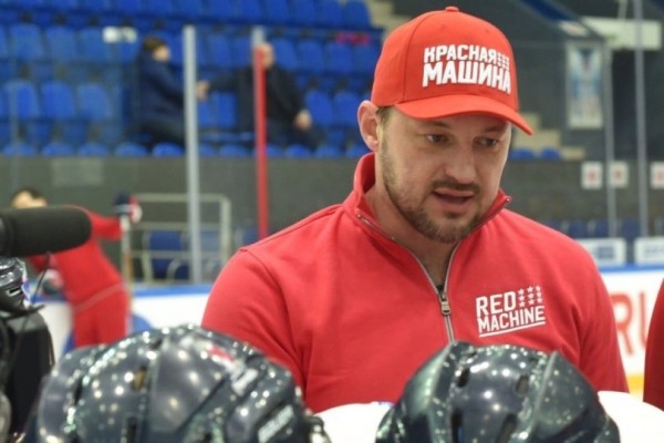 Андрей Зюзин: «В НХЛ за 12 лет из отпуска с лишним весом вышел только Ткачук. У нас же в «Салавате» проблемы были у 60%» Андрей Зюзин: «В НХЛ за 12 лет из отпуска с лишним весом вышел только Ткачук. У нас же в «Салавате» проблемы были у 60%»