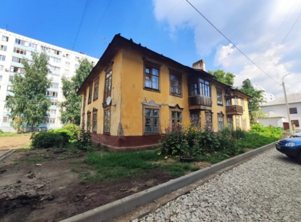 «Боимся остаться под завалами»: уфимцы вынуждены жить в ветхом доме, который может рухнуть в любой момент 