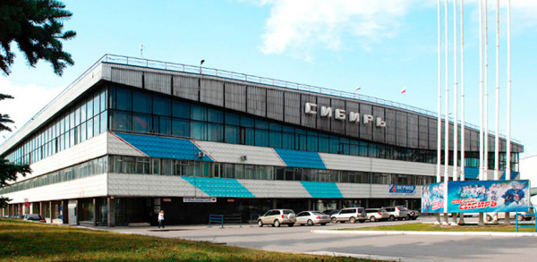 На каких аренах играли и сейчас играют команды КХЛ