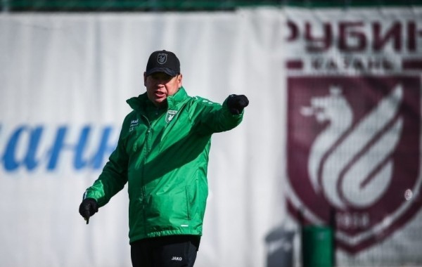 Леонид Слуцкий: «Каждый из тренеров РПЛ снимал маску, но штрафуют почему-то одного меня. Я возмущен!» 