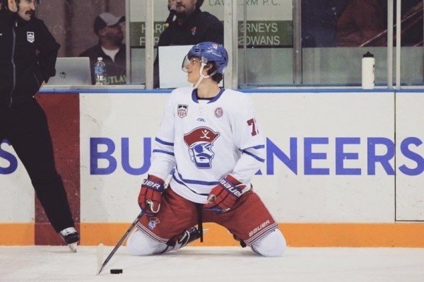 Лев Стариков подписал просмотровый контракт с «Ак Барсом» 