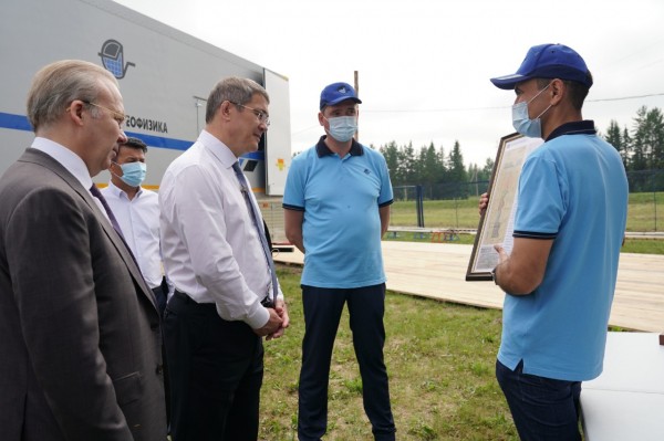 Радий Хабиров: «Башнефтегеофизика» - одно из крупных и уникальных в России в своей отрасли Радий Хабиров: «Башнефтегеофизика» - одно из крупных и уникальных в России в своей отрасли