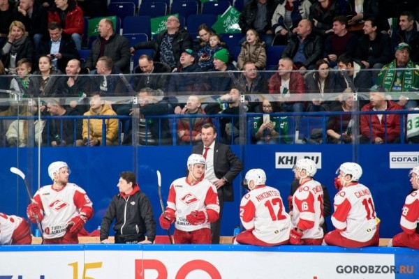 «Спартак» из-за вспышки коронавируса в команде завершил сборы в Новогорске «Спартак» из-за вспышки коронавируса в команде завершил сборы в Новогорске