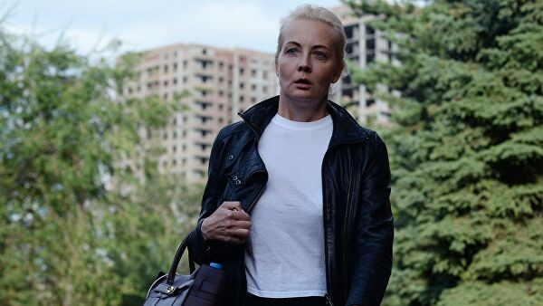 "Спасибо не услышали". В Омске рассказали о контактах с женой Навального