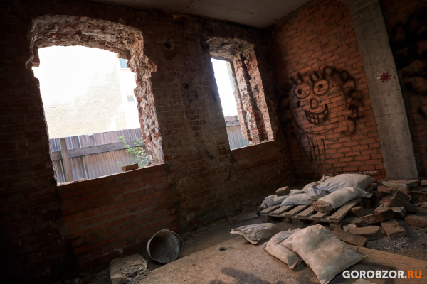 «Дом, в котором»: чем жил кирпичный дом-призрак на Зенцова «Дом, в котором»: чем жил кирпичный дом-призрак на Зенцова