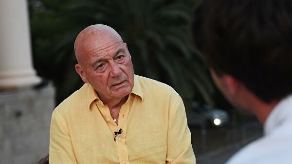 Познер сравнил запрет RT в Латвии с борьбой СССР с "вражескими голосами"