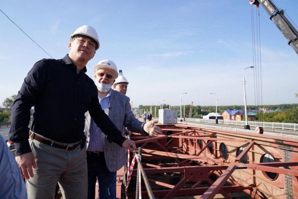 На Бельском мосту в Уфе сдвинули первый пролет вставки На Бельском мосту в Уфе сдвинули первый пролет вставки