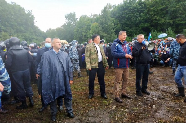 Радий Хабиров выступил перед защитниками Куштау