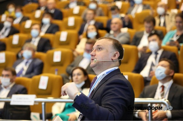 Рустам Муратов: «Башкирия входит в Топ-10 регионов России по объему инвестиций» Рустам Муратов: «Башкирия входит в Топ-10 регионов России по объему инвестиций»