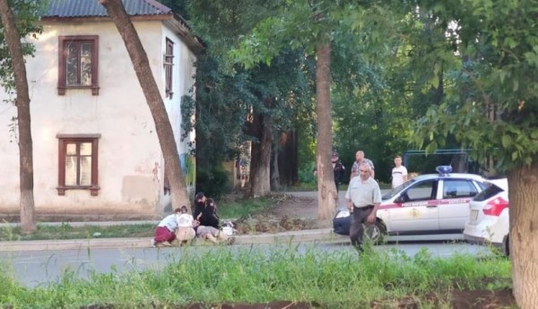 В Башкирии мужчине стало плохо прямо посреди улицы В Башкирии мужчине стало плохо прямо посреди улицы