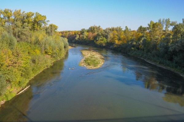 В Башкирии расчистят 35 километров русла реки Демы В Башкирии расчистят 35 километров русла реки Демы