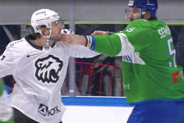 Регулярный чемпионат КХЛ сезона-2020/2021, Евенко подрался с Семёновым Регулярный чемпионат КХЛ сезона-2020/2021, Евенко подрался с Семёновым
