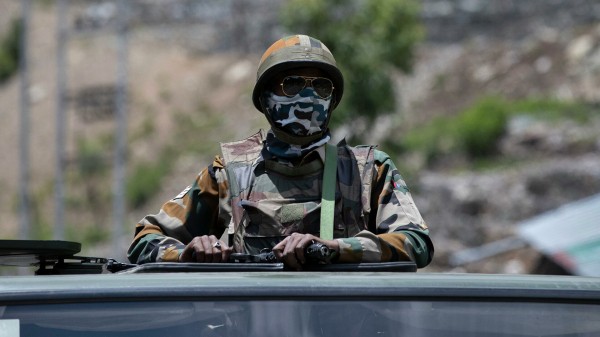 Индия обвинила Китай в стрельбе на линии контроля в Ладакхе Индия обвинила Китай в стрельбе на линии контроля в Ладакхе