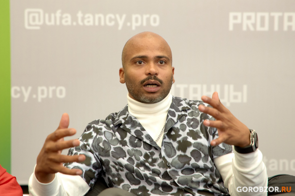 «В детстве у меня было слишком много рамок»: в Уфе прошла встреча с известным режиссером-постановщиком Мигелем
«В детстве у меня было слишком много рамок»: в Уфе прошла встреча с известным режиссером-постановщиком Мигелем