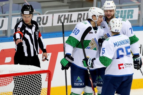 &laquo;Металлург&raquo; &mdash; &laquo;Салават Юлаев&raquo; &mdash; 1:4, первое звено &laquo;Салавата&raquo; забросило все шайбы