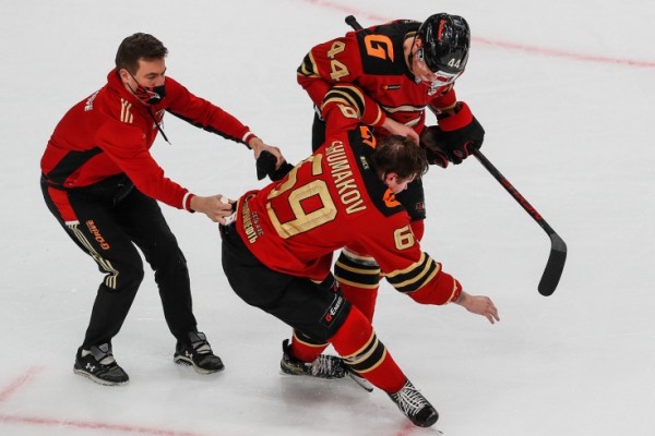 Мощный силовой приём Панина на Шумакове, почему Панина не удалили