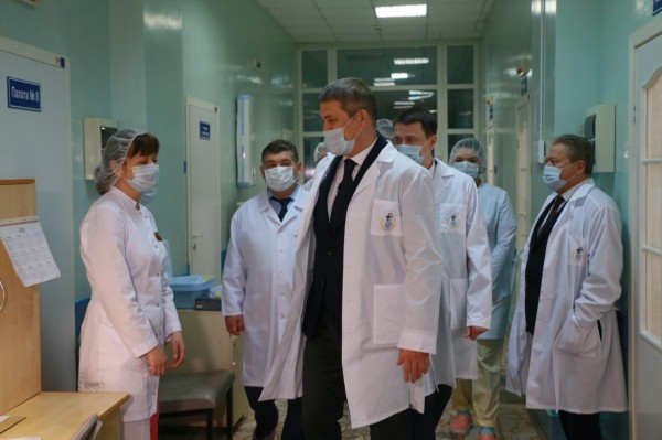  Мы должны врачам особое тепло подарить — Радий Хабиров