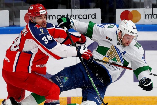 Почему «Салават Юлаев» обменял Никиту Сошникова на защитника ЦСКА Михаила Науменкова