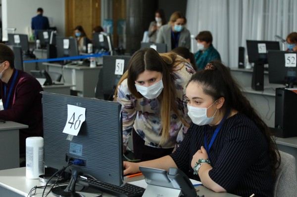 &laquo;Алло, мы вас слушаем&raquo;: первые дни работы Антиковидного колл-центра Башкирии 