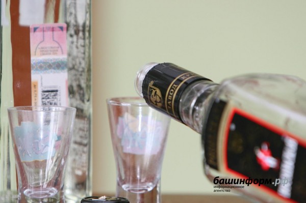 В Башкирии на фоне пандемии коронавируса наблюдается рост употребления крепкого алкоголя В Башкирии на фоне пандемии коронавируса наблюдается рост употребления крепкого алкоголя