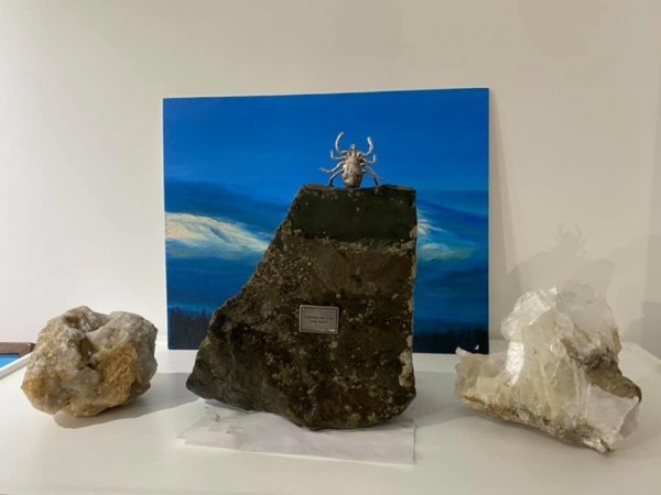 В Уфе неизвестные чуть не похитили памятник клещу В Уфе неизвестные чуть не похитили памятник клещу