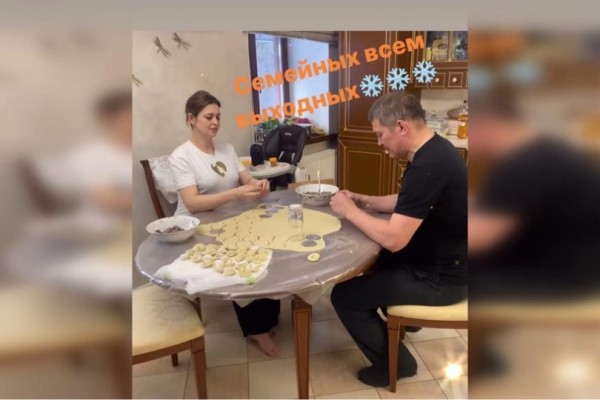 Каринэ Хабирова поделилась семейной фотографией Каринэ Хабирова поделилась семейной фотографией