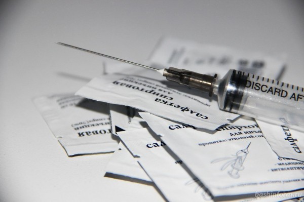 Минздрав России разрешил применять «Спутник V» лицам старше 60 лет